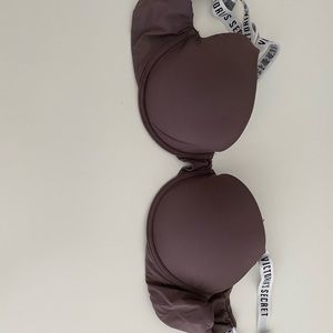 Victoria’s Secret t-shirt lightly lined scoop